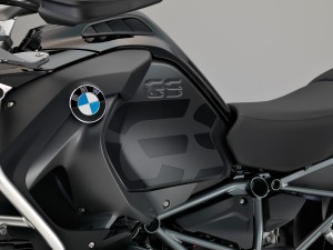 P90223371_highRes_bmw-r-1200-gs-advent